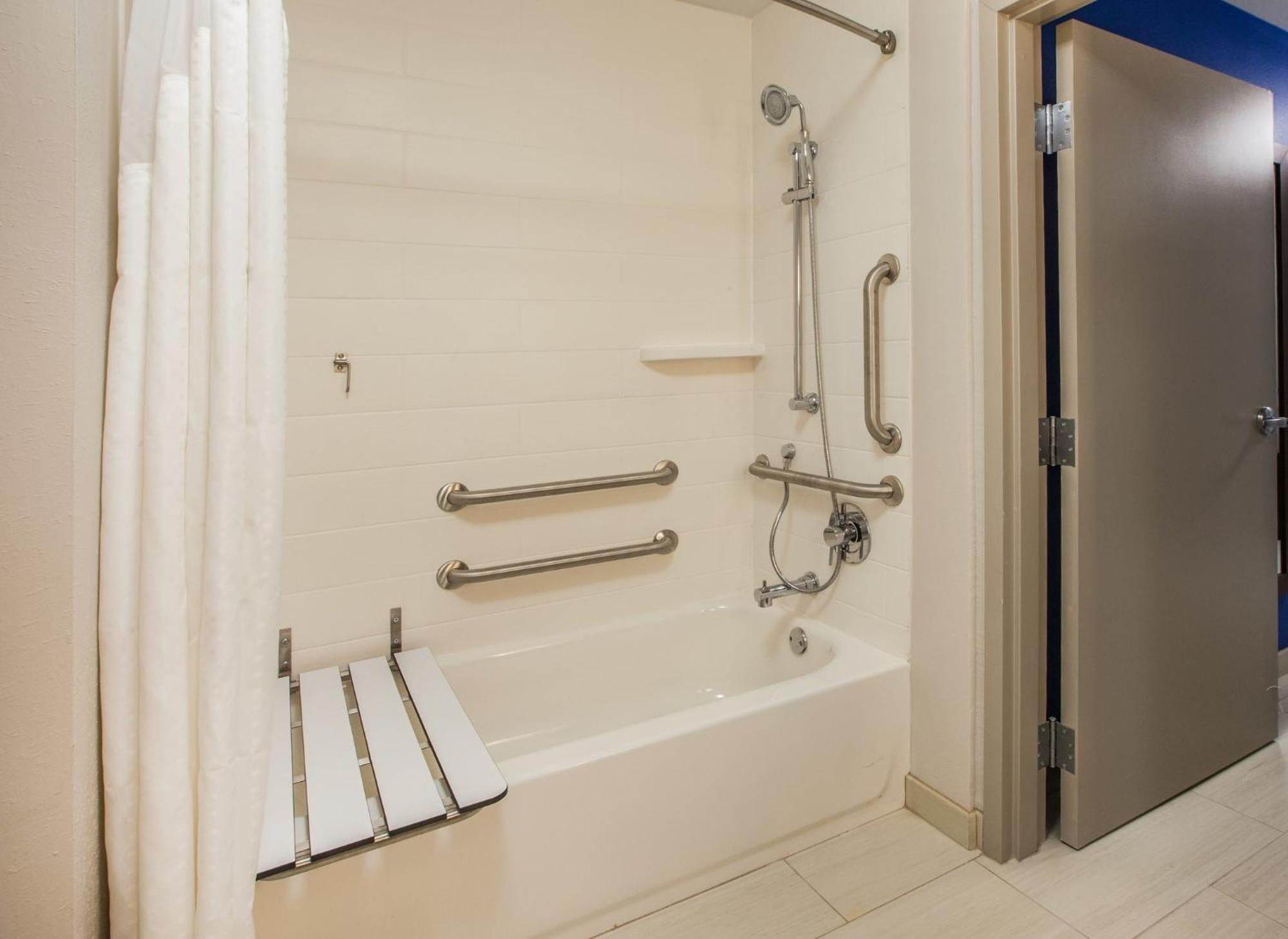 Holiday Inn Express & Suites Fresno Airport By Ihg Φρέσνο Εξωτερικό φωτογραφία